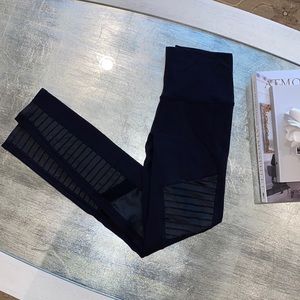 ALO MOTO LEGGINGS. SIZE S. EUC